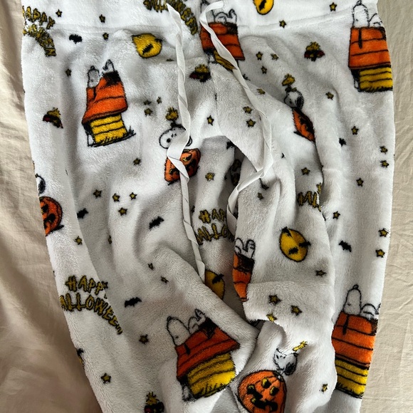 Peanuts White Halloween Pajama Pants - Picture 4 of 6